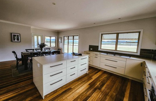Junabee Cabin | Willow Lodge at Willow Farm, experience the country life