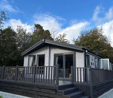 Dulas Ski Chalet | Willow lodge