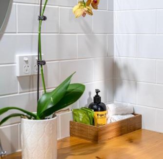 Willunga Bed & Breakfast | Willunga Gallery Cabins