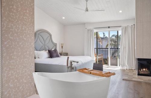 Beach Barber Tract House | Windansea Beach Luxury - Spa, AC, Walk2Beach, Garage & fast WiFi