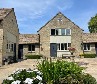 Coberley House | Windrush Cottage, Seven Springs Cottages