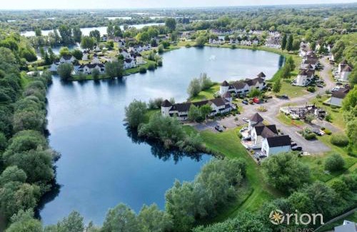 South Cerney House | Windrush Lake 80 & 81, Waterlow Lodge P