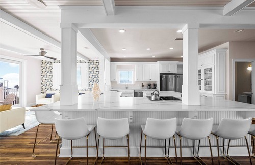 East End House | Windsong: Sprawling 8 Bedroom Beachfront SGI Home with Private Pool, Hot Tub