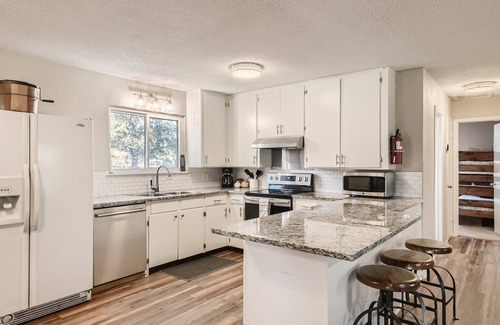 Round Mountain Other | Wine Country Compound - Former Winery - Sleeps 21 - Pet Friendly