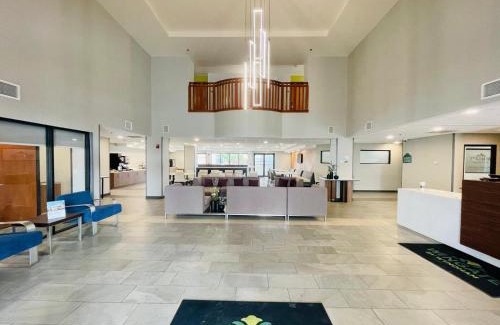 Vienna Hotel | Wingate by Wyndham Parkersburg-Vienna