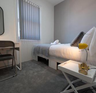 Fenham House | Wingrove 5 Bdrm Large House Free Parking and Wifi