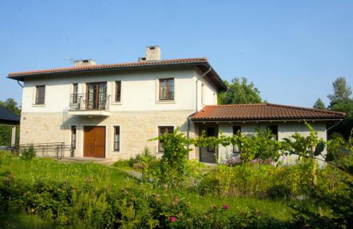 Szydlow Apartment | Winnica Avra