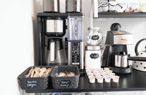 Winston - Salem House | Winston Sleeps 16 - 2 Kitchens