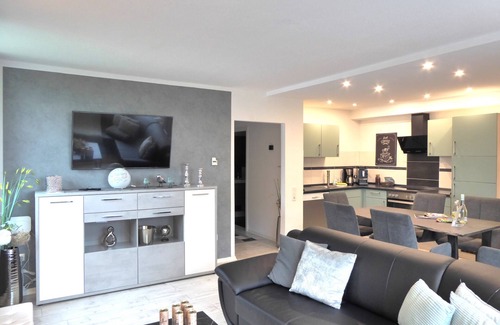 Winterberg Apartment | Winterberg Cityflair Sauna Wifi bis zu 6 Personen Private Terrasse