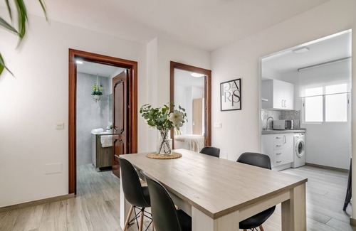 El Molinillo Apartment | WintowinRentals Fabulous, WIFI and Free Parking.