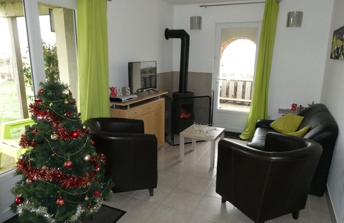 Adriers Cottage | Wisdom Gites - Orchard View holiday cottage with pool, WiFi, garden and parking