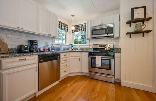 Lake Lure House | Wish Upon the Mtn: Lake Lure + Hot Tub + Views!