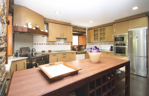 Sar House | With pool and private estate