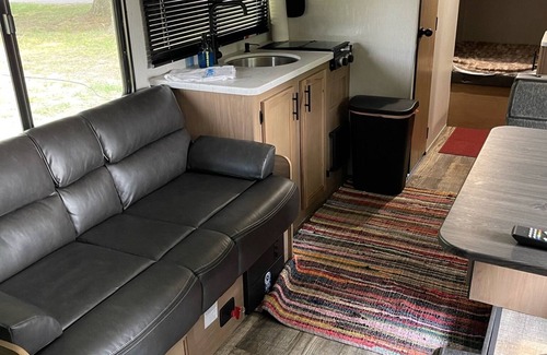 Lexington House | Wolf Pup Experience w/Bunk Beds & Queen Bed @ KHP