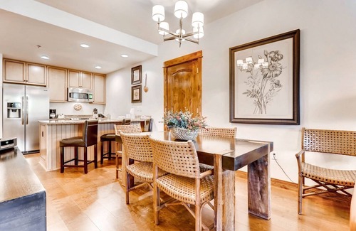 Four O'Clock Condo | Wonderful 2BR BlueSky ski-in luxury condo w/hot tub, pool, spa, arcade & bar!