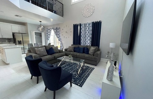 Loughman House | Wonderful 6 bedrooms home just 7 miles from Disney