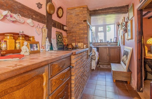 Cronton Cottage | Wonderful Chocolate Box Period Cottage