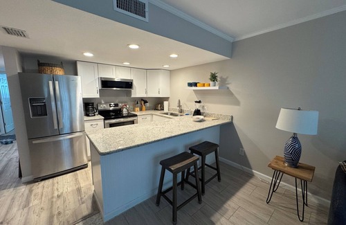 Port Charlotte Condo | Wonderful Condo on the Myakka river, close to beaches. Recently remodeled.