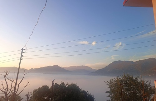 Bhimtal Cottage | Wonderful cottage with WiFi in Naukuchiatal with lake and mountain viewnn