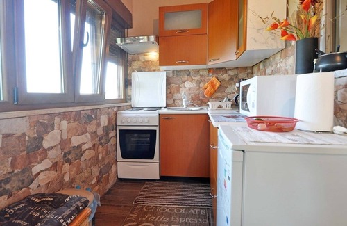 Pomer House | Wonderful holiday home with terrace and barbecue area