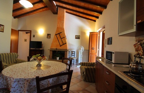 Marciano della Chiana Villa | Wonderful private villa for 9 people with WIFI, private pool, TV and pets allowed, close to Arezzo