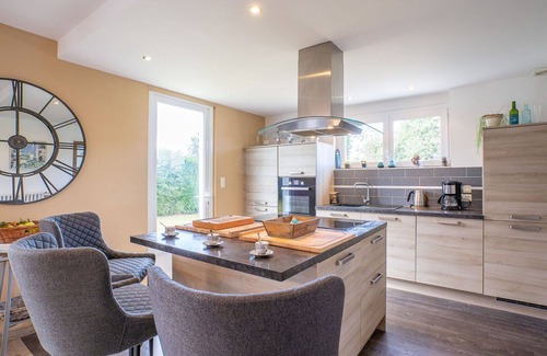 Tregueux House | Wonderful private villa for 6 guests with WIFI, TV, patio and pets allowed