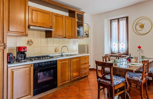 Carlazzo House | Wonderful private villa for 6 guests with WIFI, patio and pets allowed