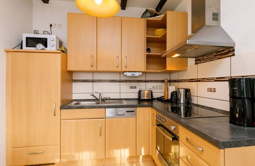 Neeberg House | Wonderful private villa for 8 guests with TV, terrace and pets allowed