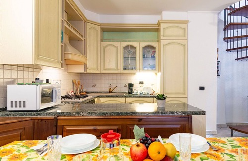Corrido House | Wonderful private villa for 4 guests with WIFI, hot tub, TV, terrace and pets allowed