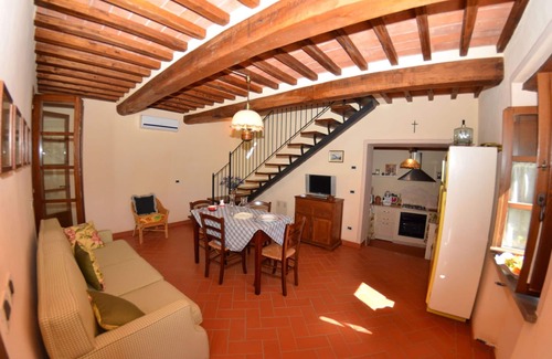 Cascine-La Croce Villa | Wonderful private villa with WIFI, A/C, private pool, veranda and pets allowed, close to Lucca