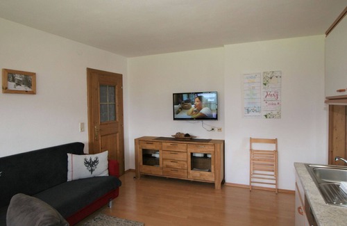 Außerweerberg Villa | Wonderful villa for 6 people with WIFI, TV, patio and panoramic view