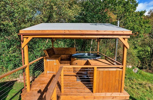 Chiddingstone Hoath House | Wonderful villa for 4 people with WIFI, hot tub and terrace