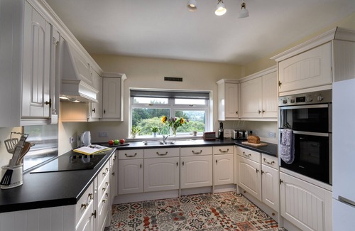 Trefriw Cottage | Wonderful Welsh cottage. Dog friendly. EV charger. Near Betws y Coed. Snowdonia