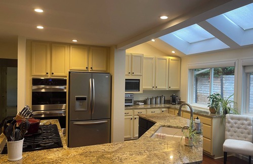 Bothell House | Wonderful Woodinville Wine region with hot tub