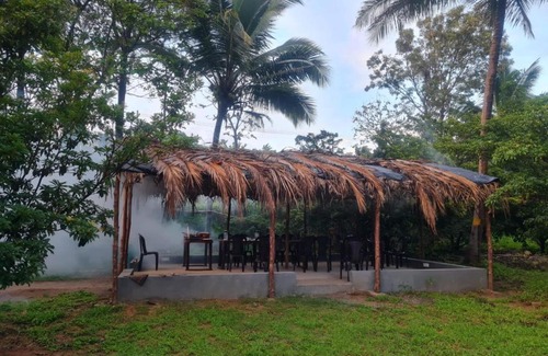 Kumbalgodu House | Wooden House Farm Stay