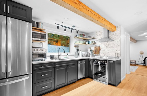 Barkhamsted House | Woodland Retreat 4-Bedroom with Hot Tub, Fire Pit, and Woodstove