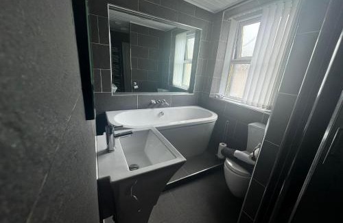 Egremont Apartment | Woodman House- 7 Bedrooms - Sleeps 14