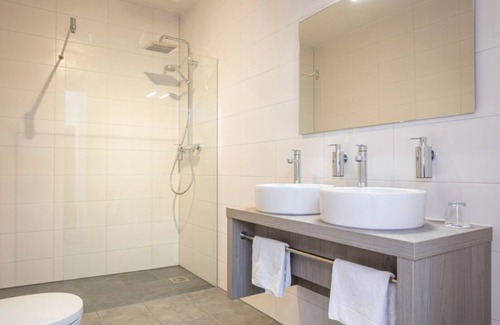 Eerbeek Hotel | Woodsy Escape in Eerbeek — Scenic, Quiet, and Close to Veluwe National Park