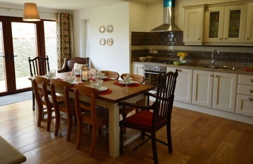 Kilmore Apartment | Woodvilla Lodge, Kilmore, Co.Wexford - 5 Bed - Sleeps 11