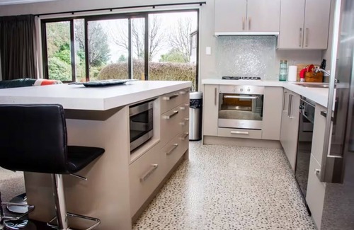 Te Anau House | *Worsley House*Great location 5 mins to Town Centre*Free Fibre Wifi*