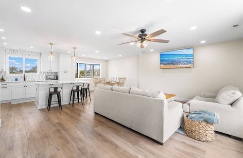 Atlantic City House | WOW, 4 bd 3ba, amazing views, gorgeous fully renovated house! With 100’ dock!