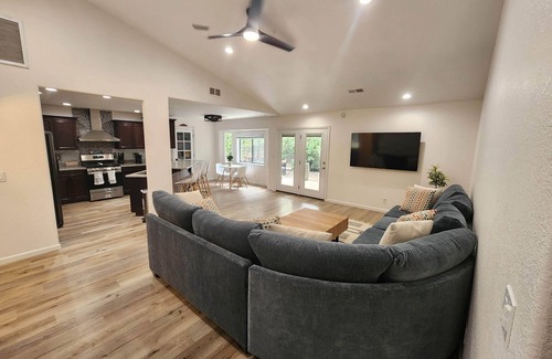 Flagstaff House | WOW Game Room, Sleeps 12, Hot Tub