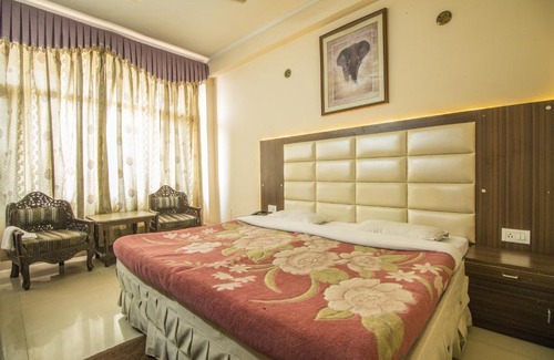 Jwalapur Hotel | WOW STAYZ2 Hotel Jahanvi Dale
