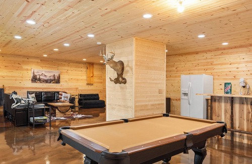 Grassy Creek House | Wraparound Views & Forest Feels | Dream Cabin | Game Room with Pool Table