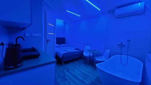 Checiny Apartment | Wrzosowe Wzgórze 5 - Mały Apartament z Wanną