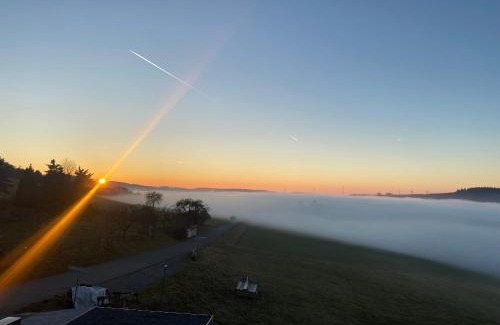 Treisberg Apartment | Wunderschöne 2,5 - Zimmer- Ferienwohnung mit Terrasse und Fernblick im Vordertaunus