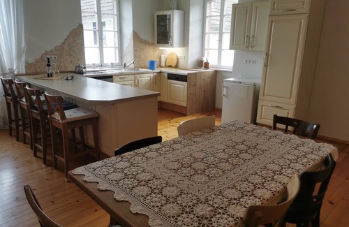 Hornbach Apartment | Wunderschöne und Großzügige Altbauwohnung im Grünen