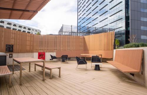 Docklands Apartment | Wyndel Apartments One Bedroom Mel883Col1104N