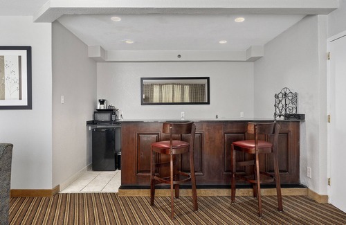 Norfolk Auto Row Historic District Hotel | Wyndham Garden Norfolk Downtown