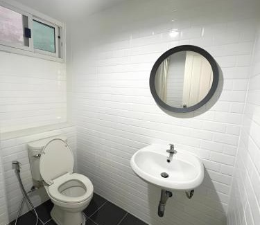 Wang Burapha Phirom Apartment | XX Mitr Inn The Grand Palace Bangkok - Samyot